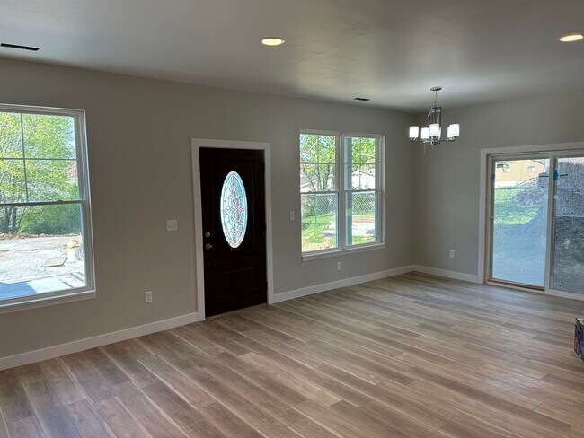 Photo - 3059 Torrid St