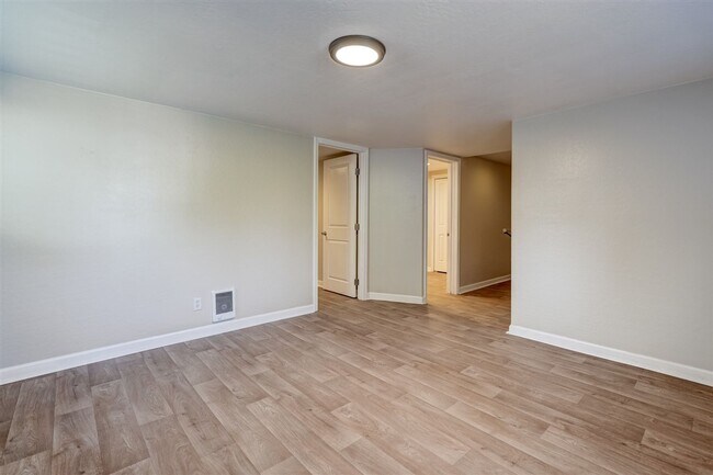 237 S Hardin St Unidad B