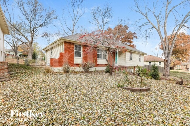 Photo - 9000 N Grand Ave