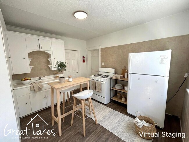Photo - 9422 Mc Dougall Unit Apt. 1