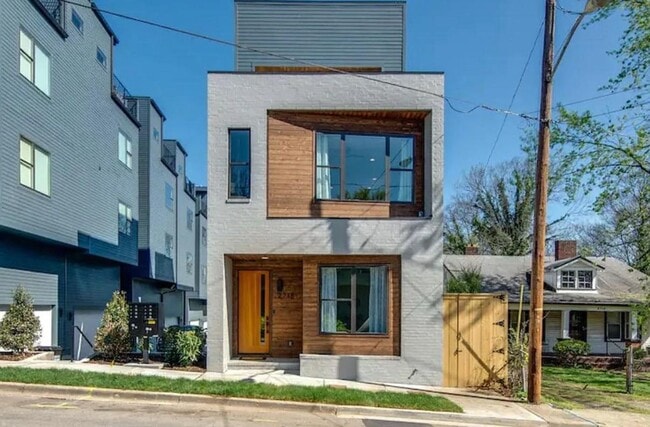 Photo - 2718 Delaware Ave