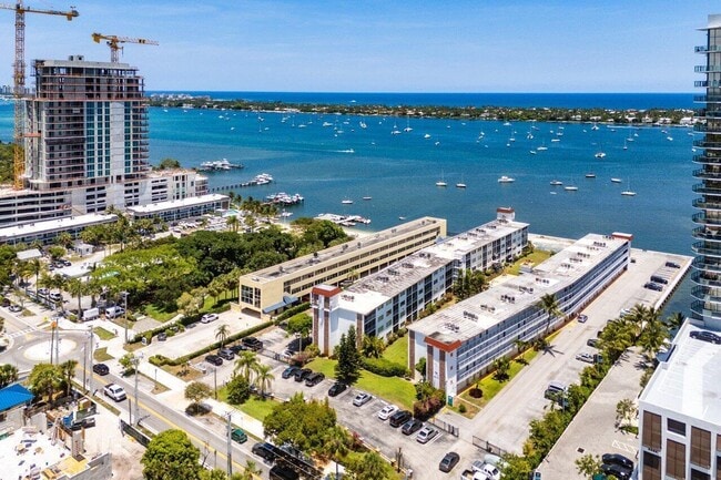 Building Photo - 4500 N Flagler Dr