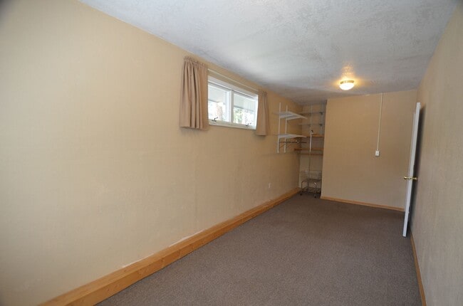 Photo - 43 Red Feather Rd