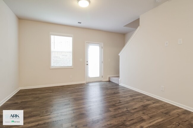 Photo - 4 Oak Rose Dr