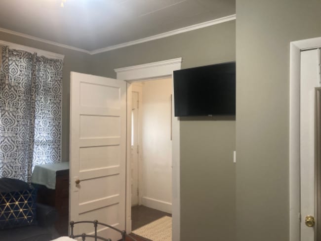 Photo - 1887 State St