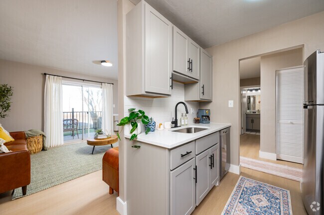1BR, 1BA - 700SF - Kitchen