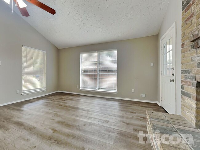 Photo - 15243 Bedford Glen Dr