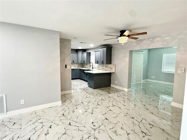 Photo - 7102 Carmel Ave