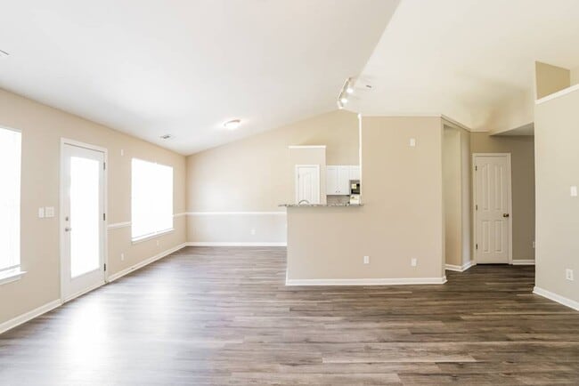 Photo - 1211 E 3rd Ave