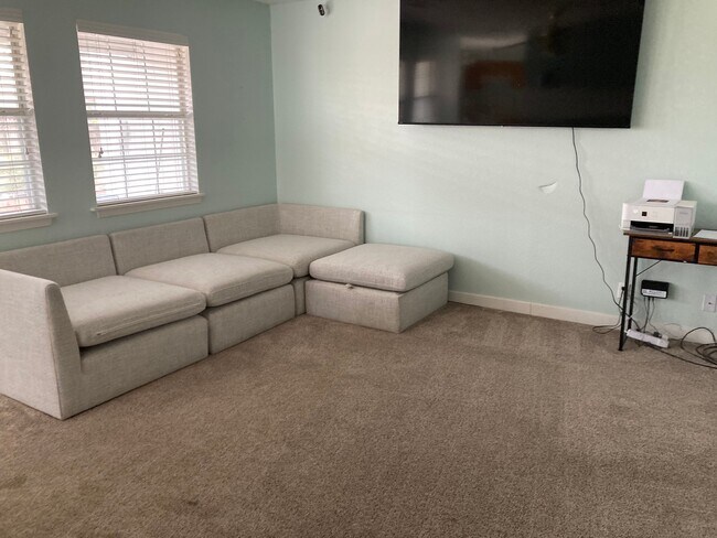 Photo - 1340 Bellflower Dr NE
