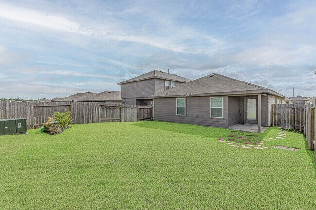 Photo - 5423 Wyndham Rdg Ln