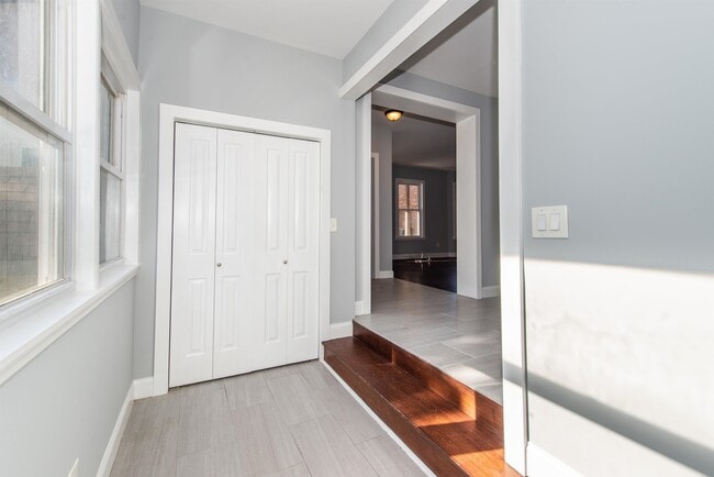 Photo - 894 AVENUE C Unit 2