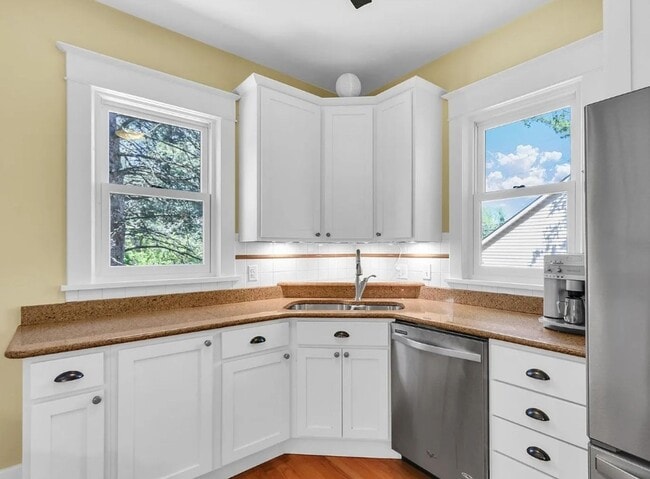 Photo - 702 W Indiana Ave