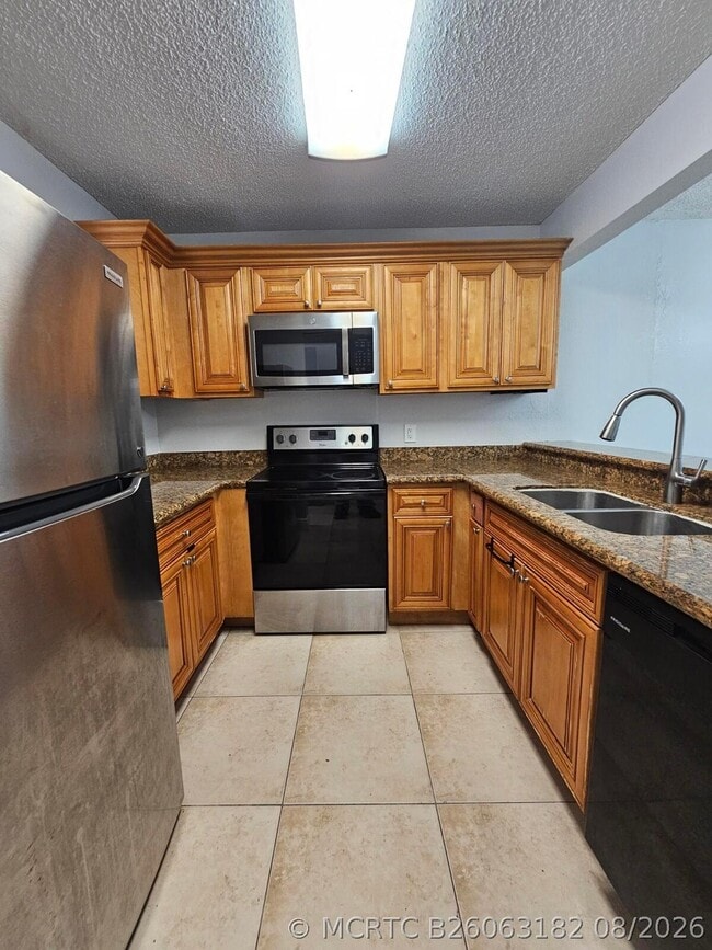 1453 Lake Crystal Dr Unidad D