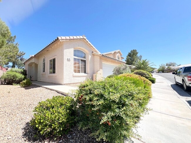 Photo - Nice corner lot single story house