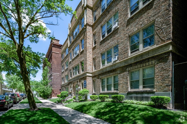 Lakeside Apartments