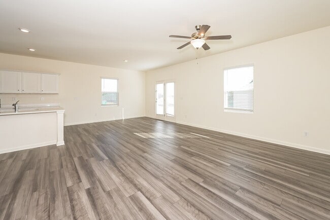 Photo - 114 Bentwater Wy