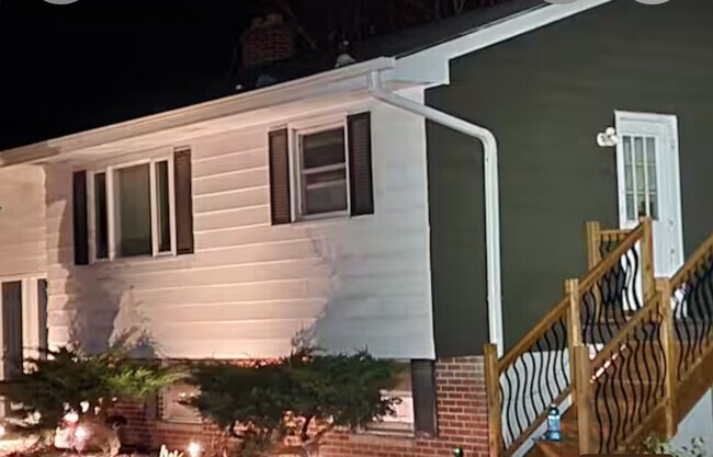 Photo - N5248 Highway 175