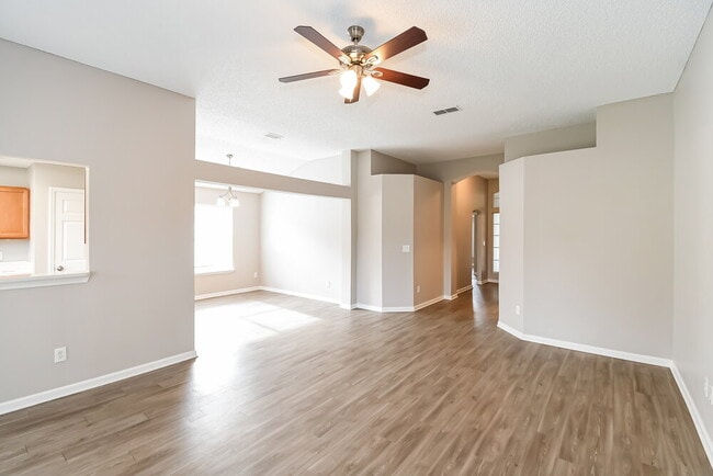 Photo - 1508 Austin Ln