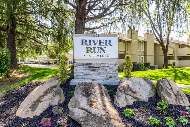 Building Photo - River Run Rental