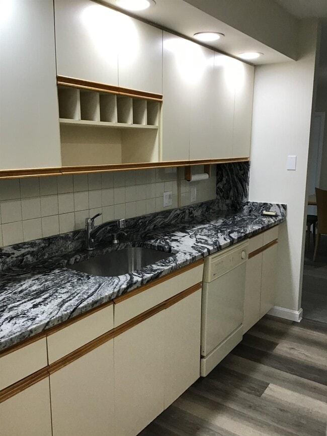 Photo - 210 Brook Village Rd Unit 26