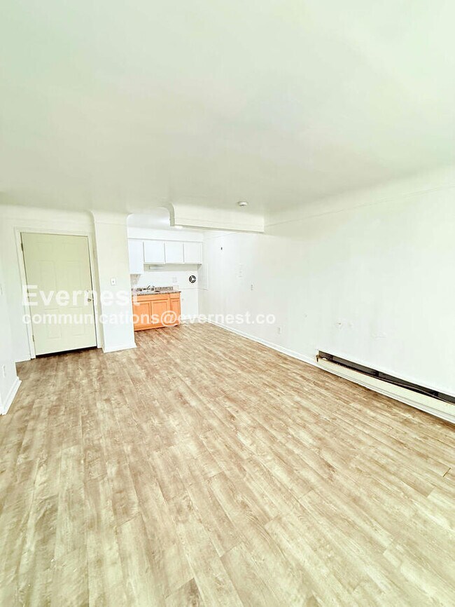 Photo - 15601 Schoolcraft Rd Unidad 3