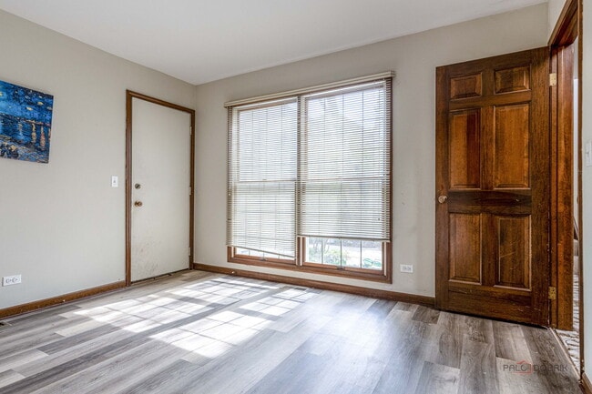 Photo - 851 Sutton Ct