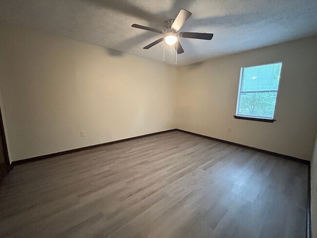 Photo - 125/127 Alden Ct Unit 127 Alden Ct