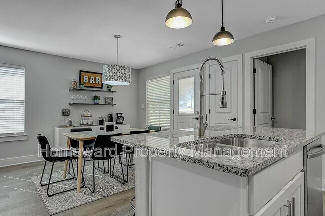 Photo - 731 Layne Dr