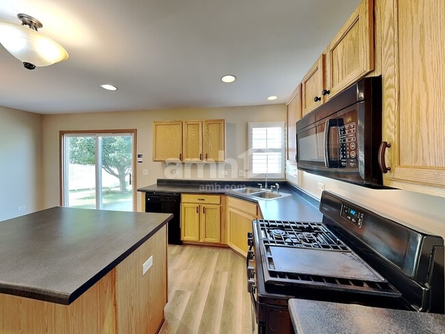 1217 Dauphin Dr