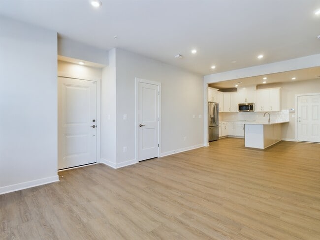 Photo - 43801 Middleway Ter