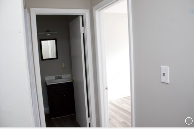 Photo - 4209 Ridgewood Ave