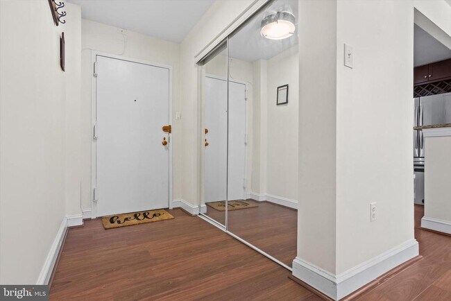 Photo - 1325 18th St NW Unidad 602