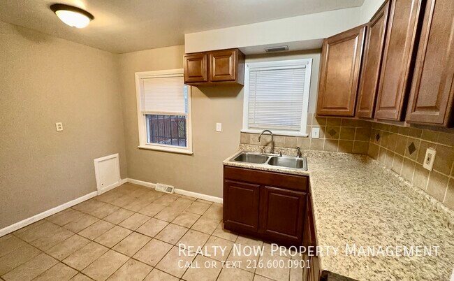 Photo - 16409 Clearview Ave