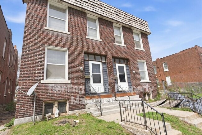 Photo - 3125 Clay Ave