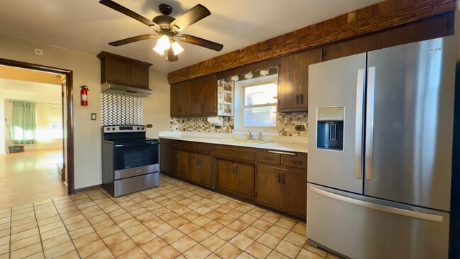 Photo - 7127 S Ridgeway Ave