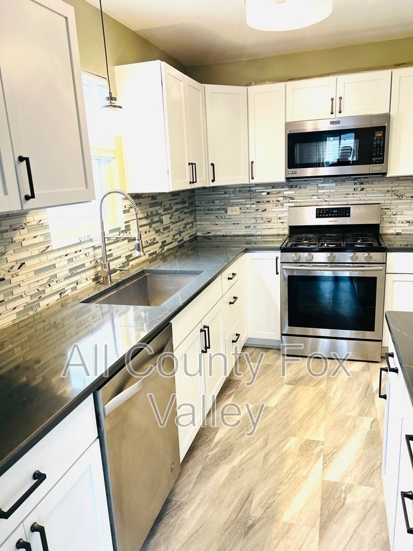 Photo - 7160 Center Ave