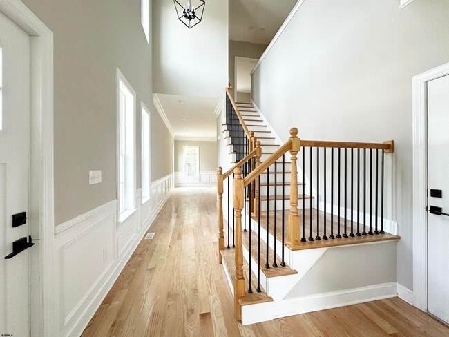 Photo - 438A Redwood Ave