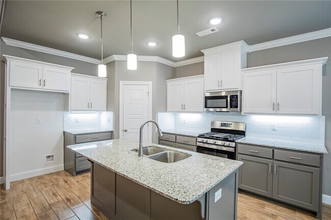 Photo - 1025 Kimball Ln