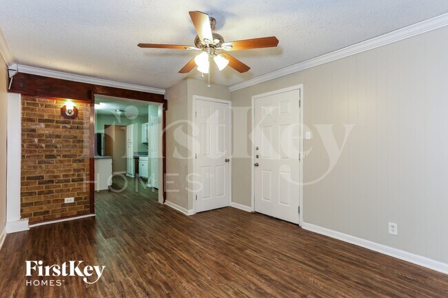 604 Circleview Dr