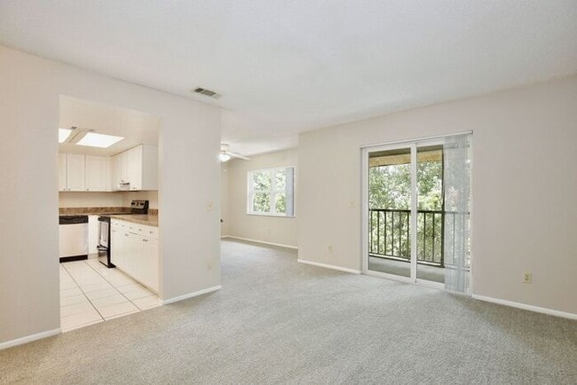 Photo - Spacious 2/2 Condo in Hawthorne Village - Orlando! Available Now!