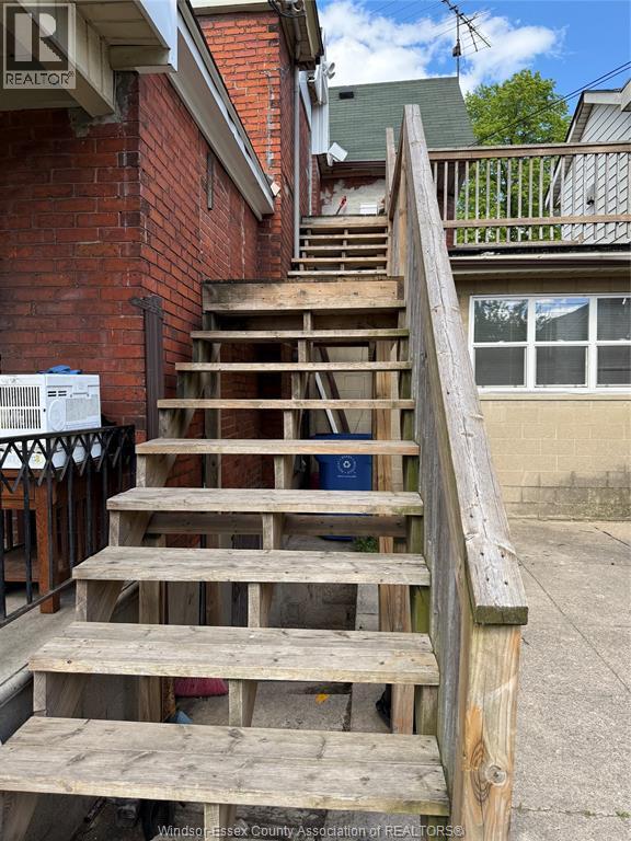Photo - 669 Marentette Ave