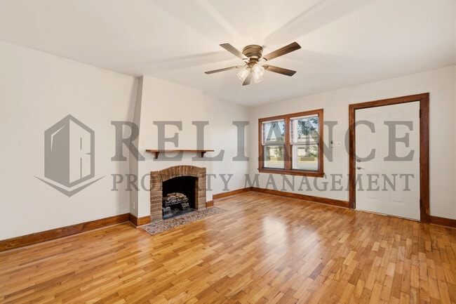 Photo - 224 1/2 N Minnesota Ave