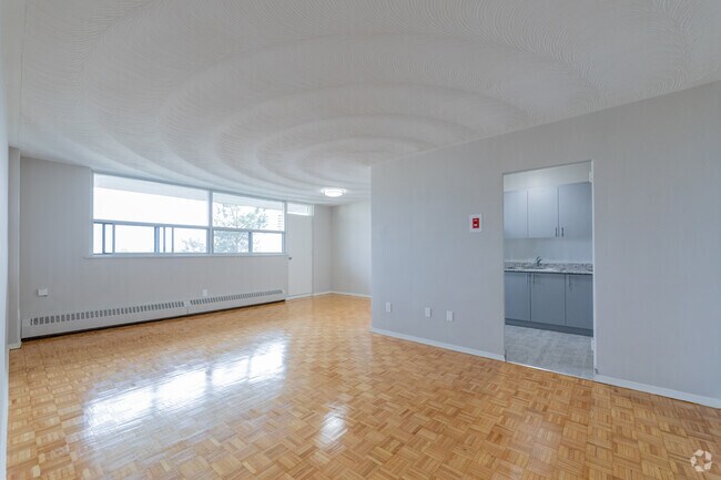 2BR, 1BA - 973SF - Living Room - 3875 Sheppard Avenue East