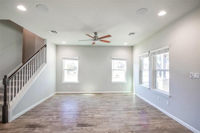 Photo - 1301 Low Branch Ln