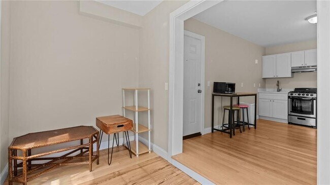 Photo - 16 Brinley St