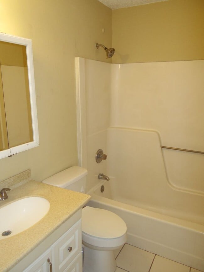 Photo - 2/1 rental - Move in special