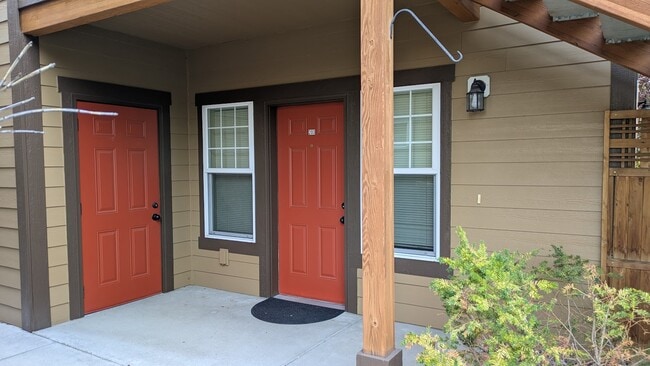 Building Photo - 2904 Tina Ave Unit #203 Rental