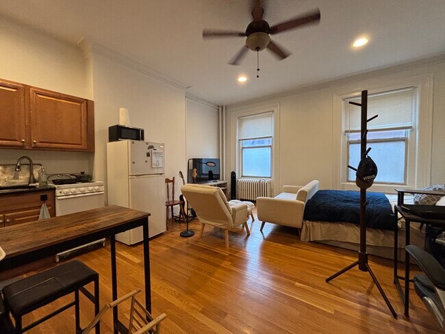 Photo - 85 Charles St