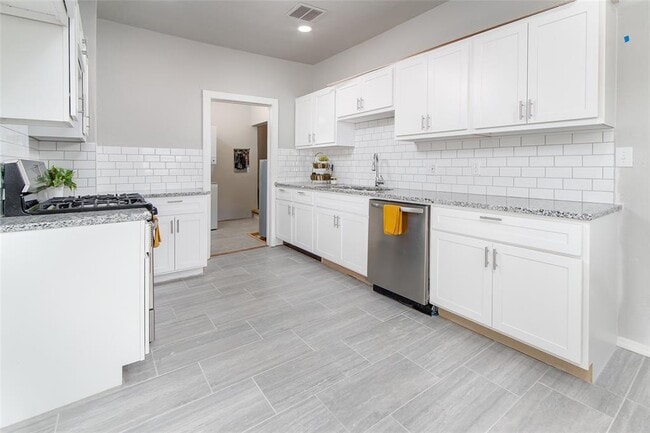 Photo - 1008 NW 45th St